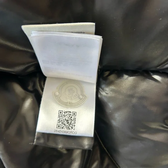 Moncler Akebia Giubotto Down Jacket - Size 3 - Picture 3 of 9